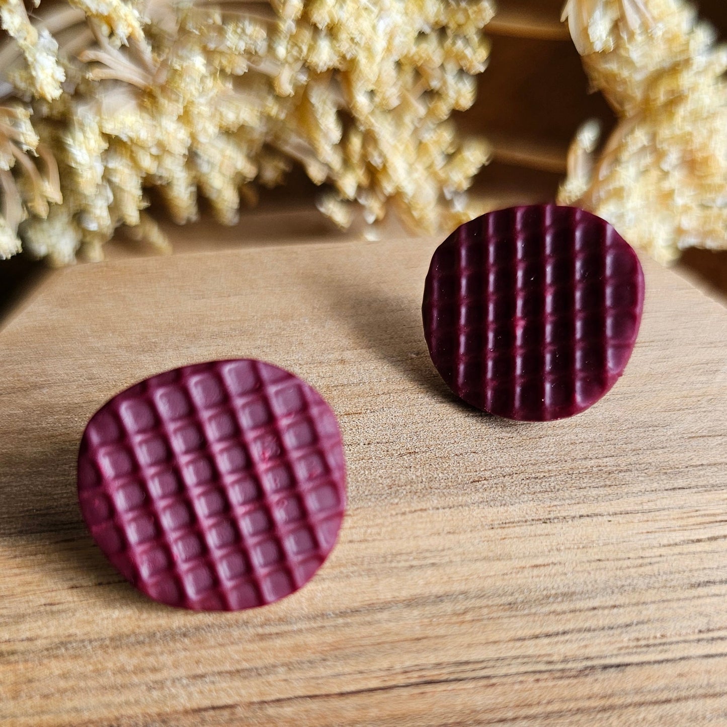 ORGANIC STUD