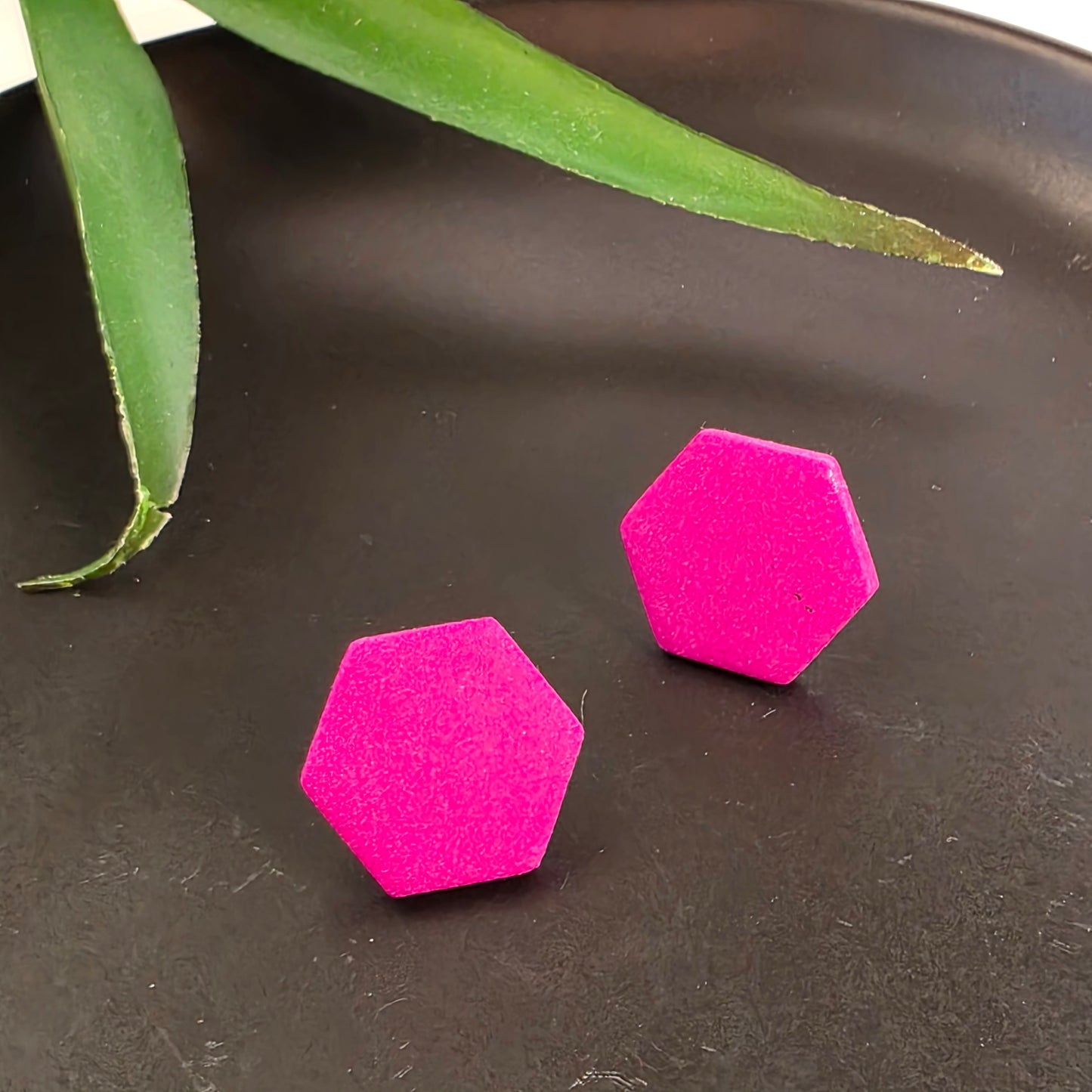 HEXAGON STUD