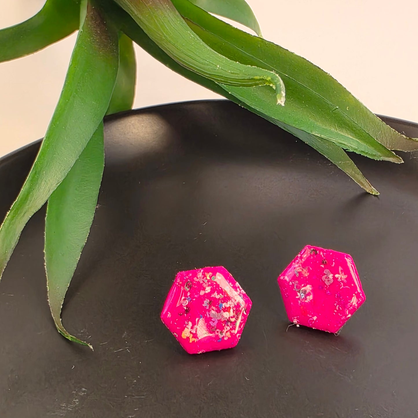 HEXAGON STUD